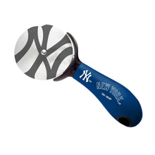MLB New York Yankees Pizza Cutter
