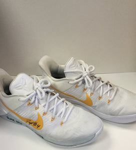 Daxter Miles West Virginia Mountaineers Signed Nike Game Used Shoes