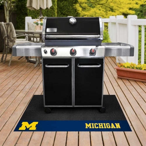 Michigan Wolverines Grill Mat 26