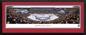 Framed, double red matte panorama 2016 Winter Classic Bruins vs. Candiens - Sports Fanz